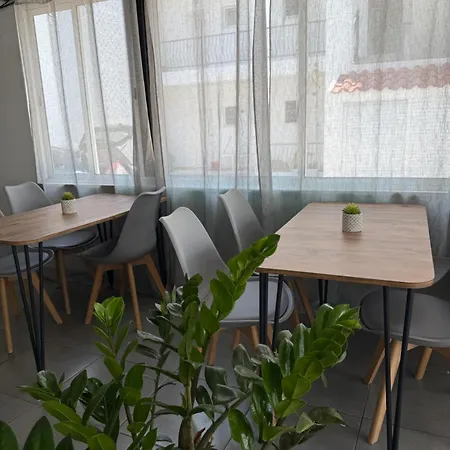 Modern 1br W Double Bed Rm 108 Aparthotel 3*